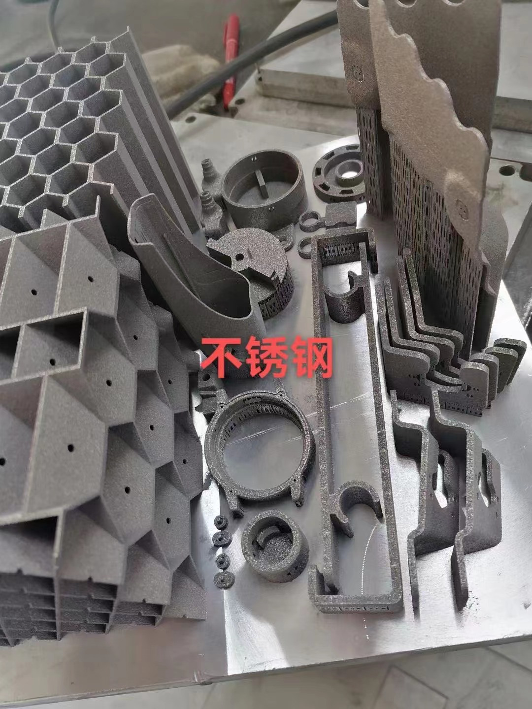 贛州3d金屬打印3d打印加工服務定制打樣硅膠塑膠鋁合金手板