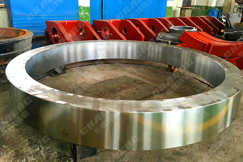 回轉窯配件礦山機械配件40噸回轉窯輪帶長城鑄鋼供應