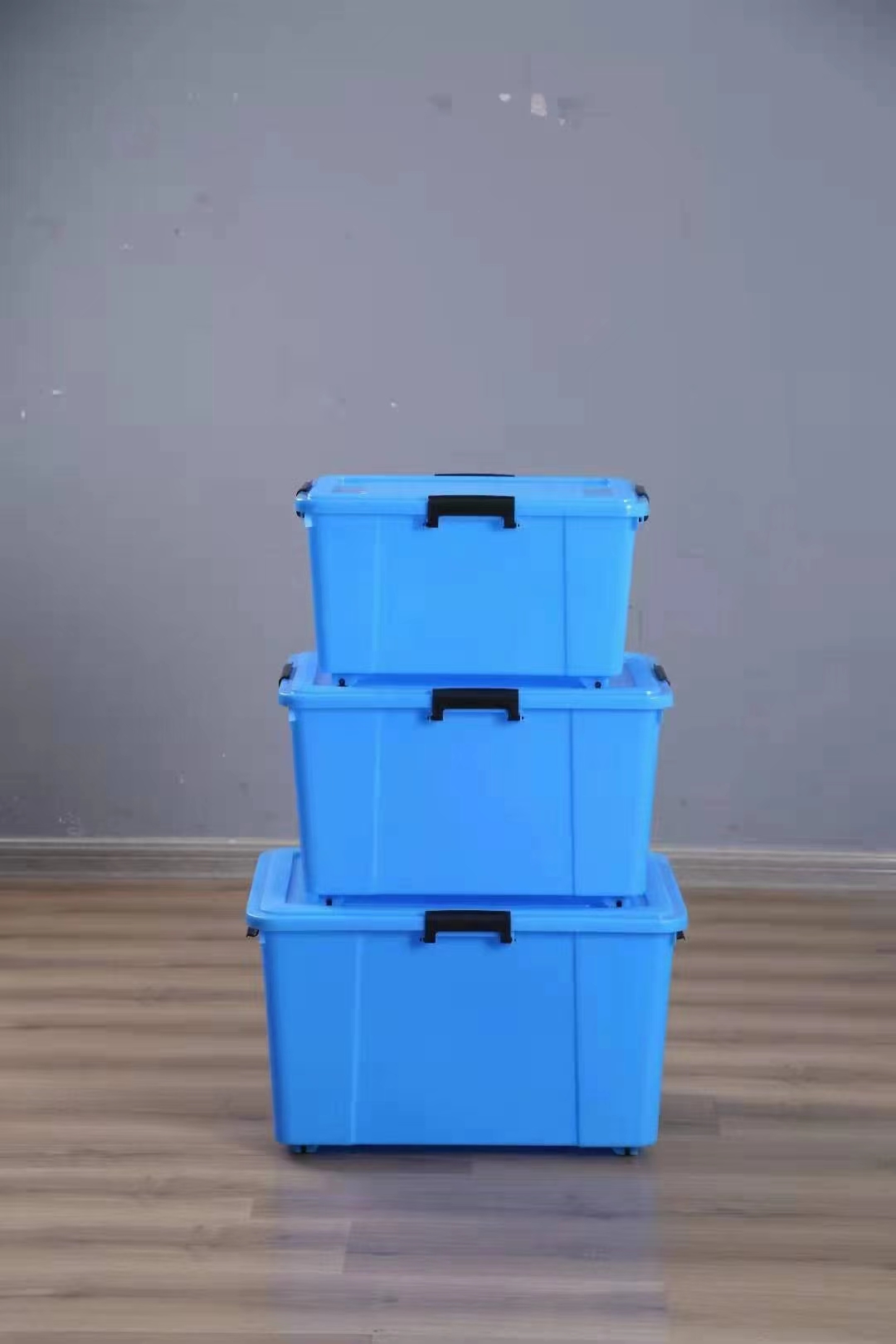临沭县透明收纳箱塑料储物盒整理箱有盖衣服箱子家用